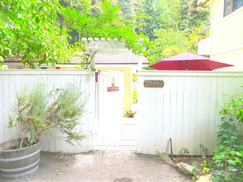 Monte Rio Cottages