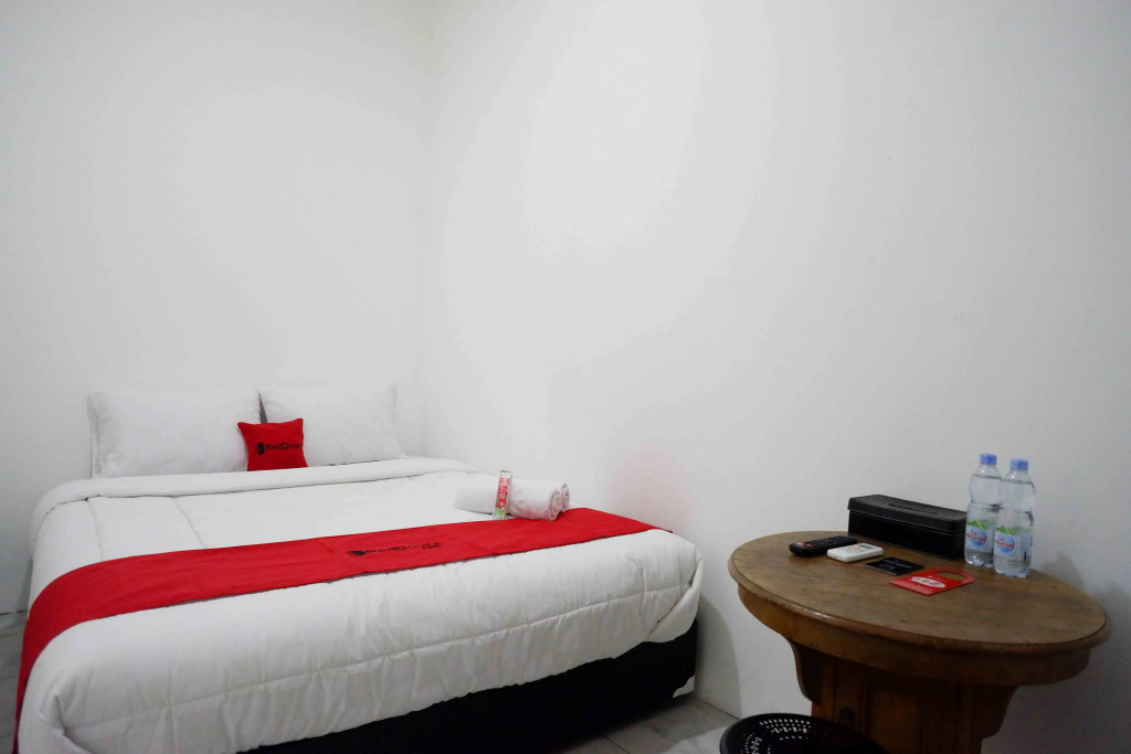 RedDoorz near GOR Jatidiri Semarang