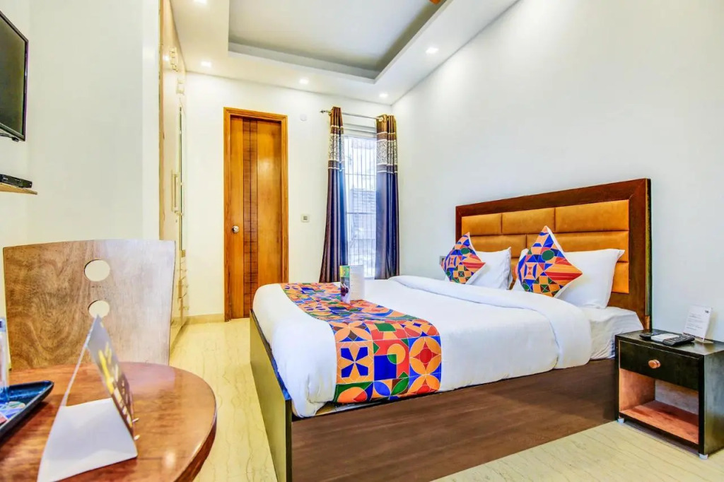 Fabhotel Floyd