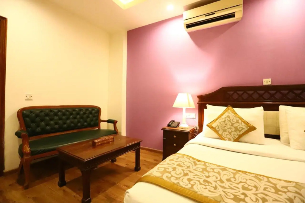 Hotel Ambica Palace AIIMS New Delhi - Couple Friendly Local ID Accepted