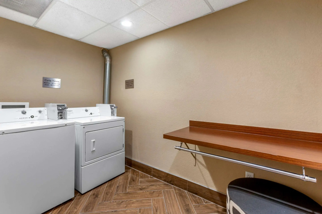 Comfort Inn & Suites Phoenix North - Deer Valley