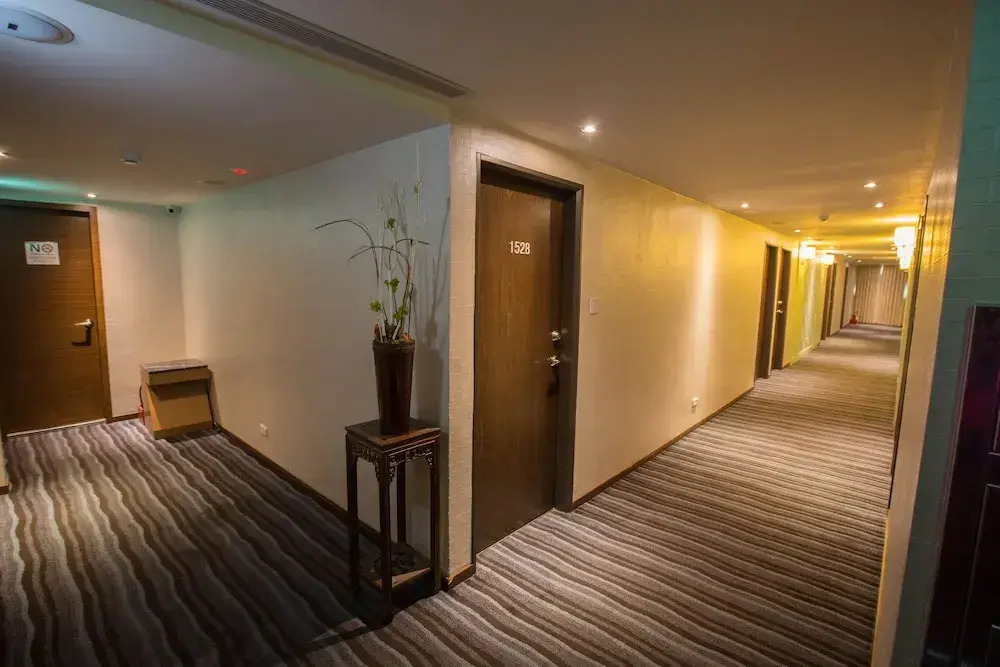Sunny Hotel