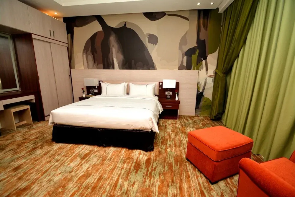 Thwary Hotels Suites 3