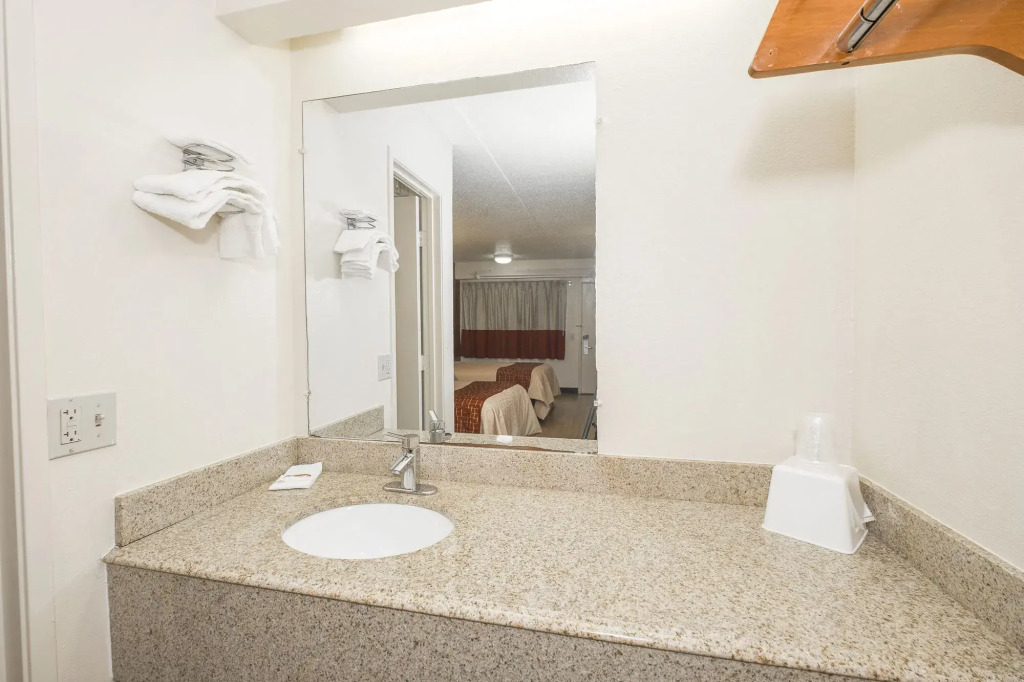Studio 6 Suites Shreveport, LA Industrial Loop