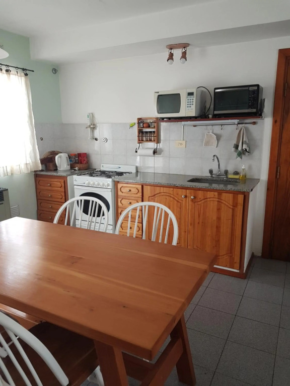Dúplex con garage, patio y parrilla