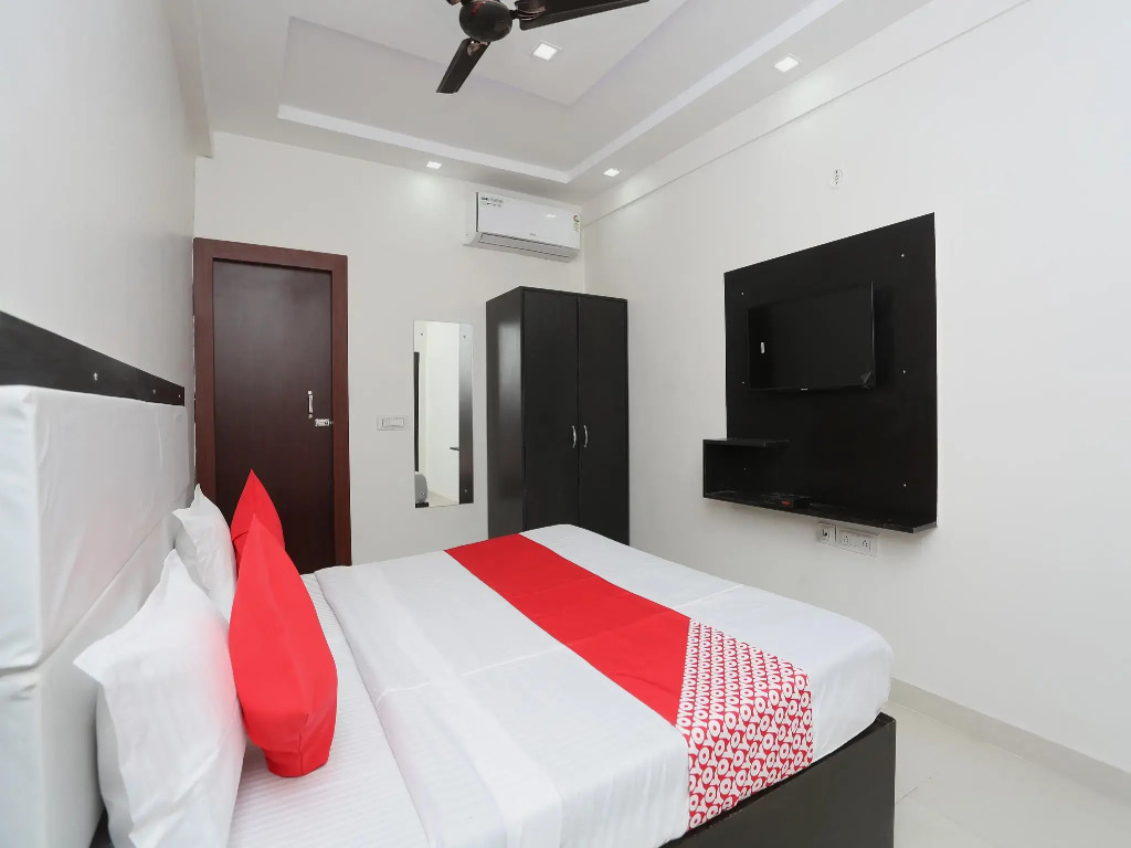 OYO 37381 Hotel The Elite Inn