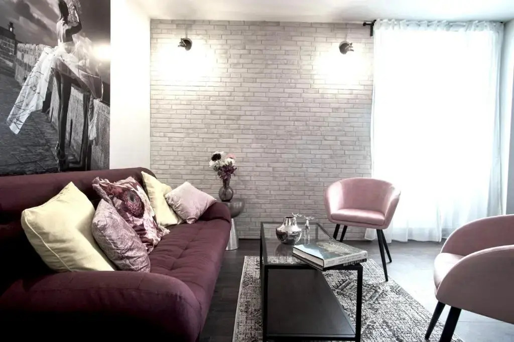 S H E N K I N Design Apartment by the Museum