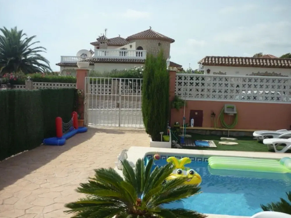 House With 4 Rooms in Miami Platja, With Private Pool, Enclosed Garden