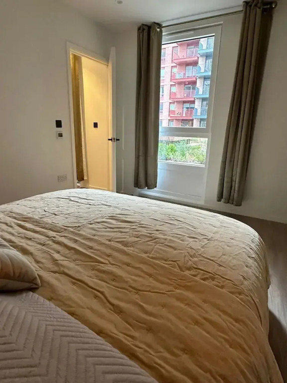 Beehive Suite - City Chic London Apartment