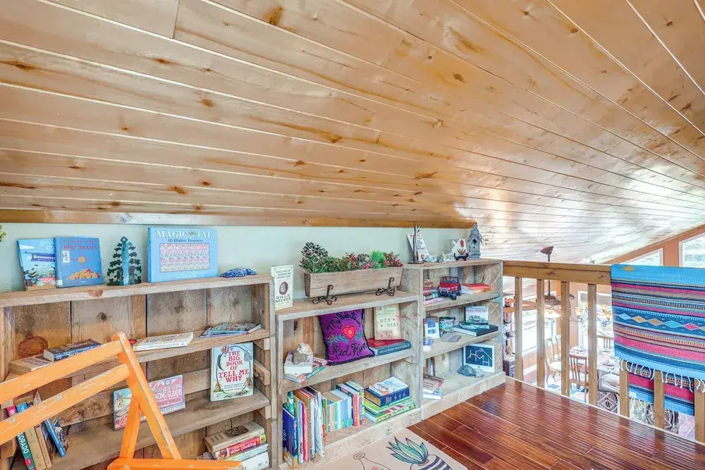 Walk to Main St: 'mountain Creek Home' w/ Gameroom