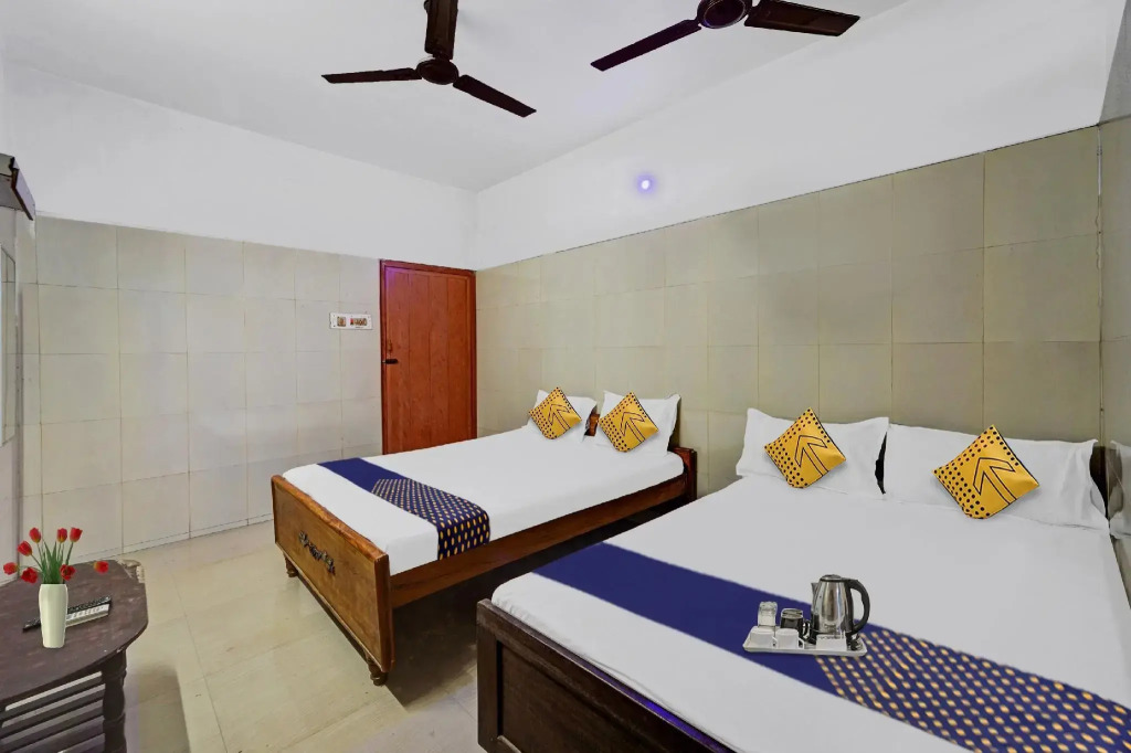 SPOT ON 70236 New Golden Star Guest House