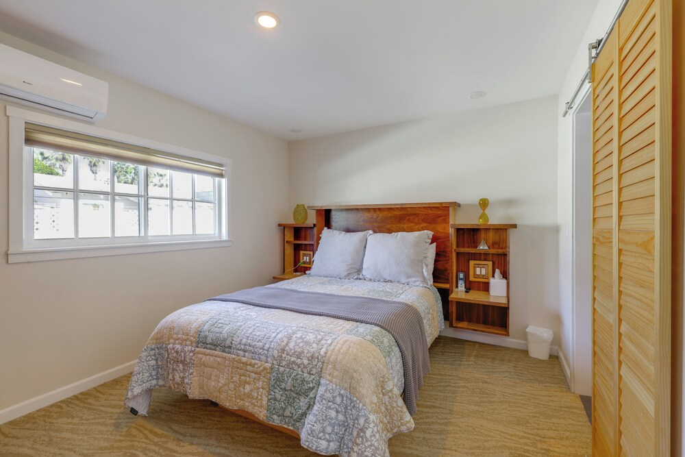 4 Blocks to Beach! Pet-friendly Haven in San Diego