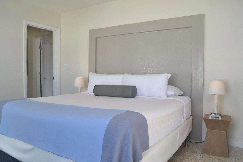 North Beach Hotel