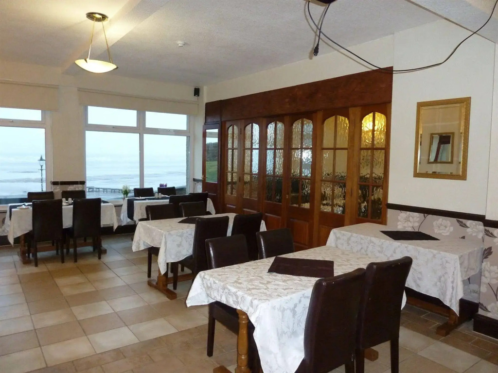 Bailey Ground Hotel