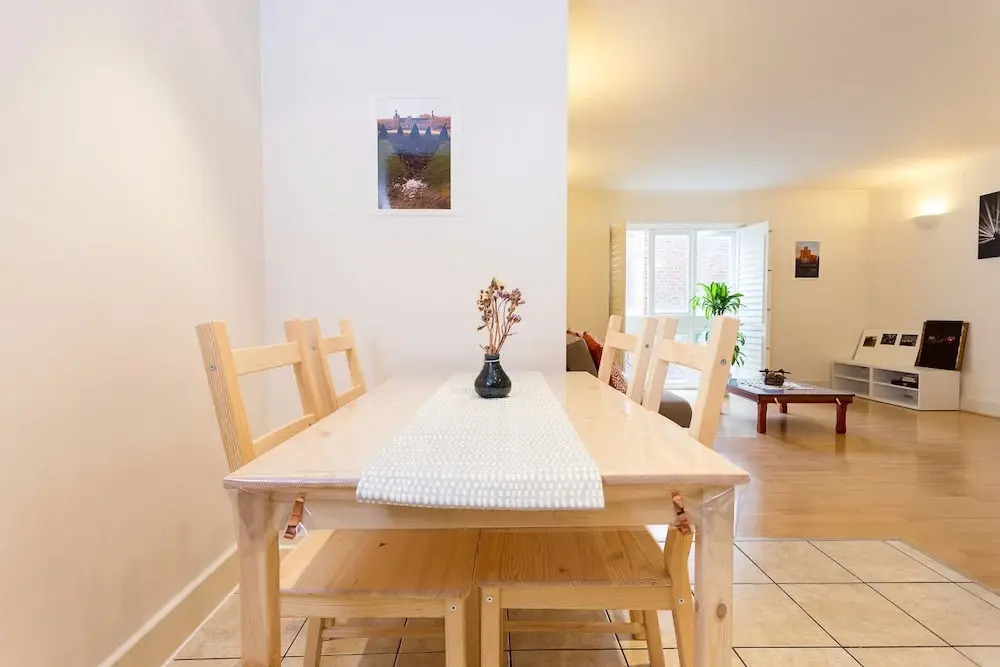 1 Bedroom Flat with Free WiFi - East London