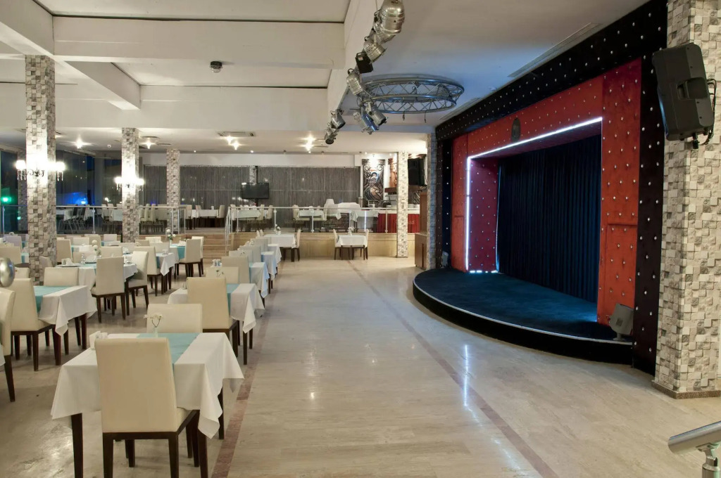 Ronax Hotel