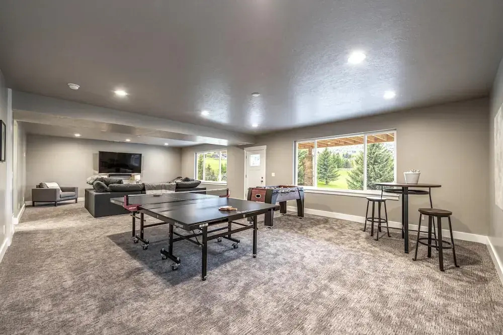 Beautiful Parade Home Overlooking Bear Lake Golf Course and Bear Lake - Sleep 34