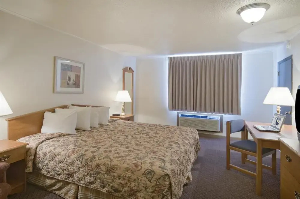 Fort Hays Inn