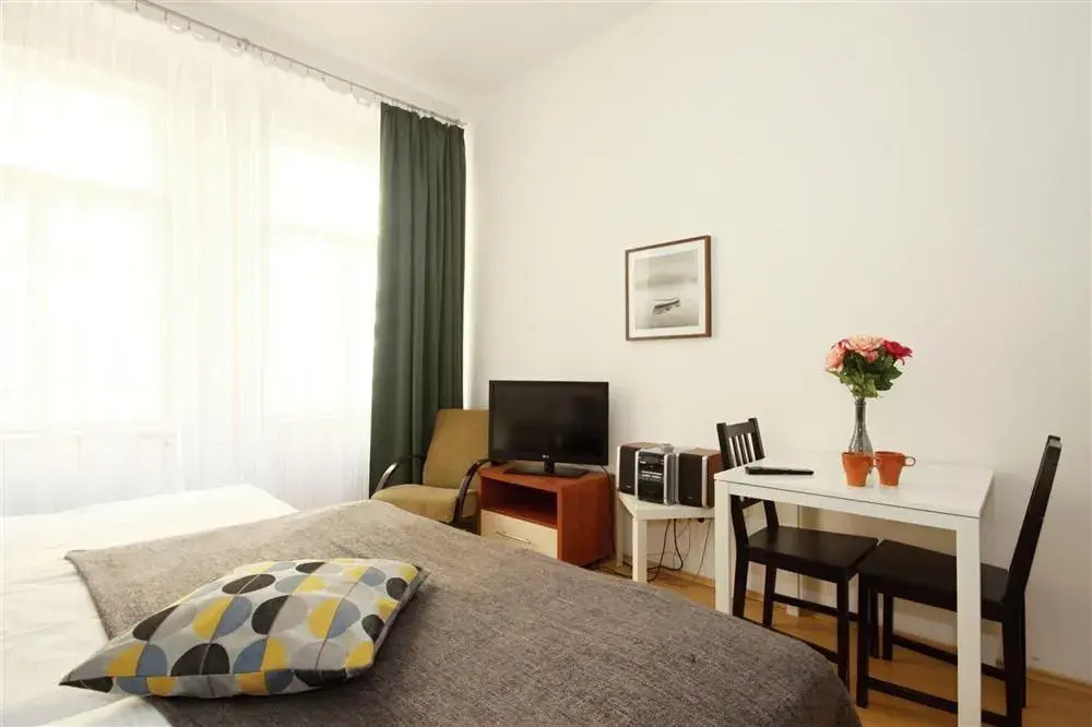 Theatre 11 - St - AAZ 48840