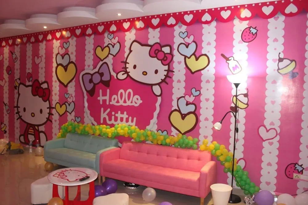 Hello Kitty Signature Suite