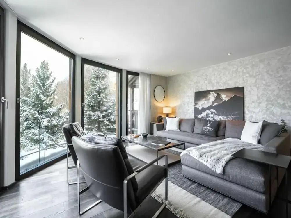 Charming 4-bedroom Apartment in the Heart of Zermatt