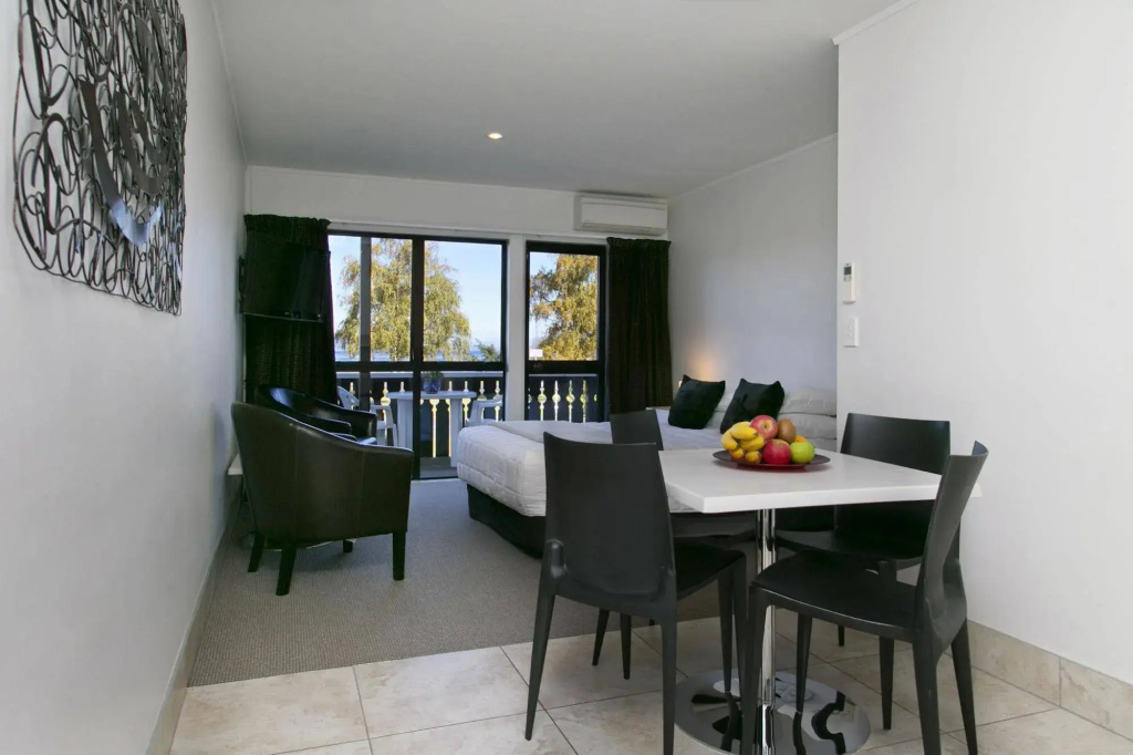 Le Chalet Suisse Motel Taupo