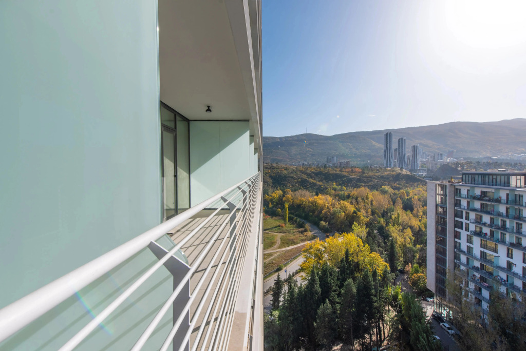Apartments with a Beautiful View of the City and Mountains