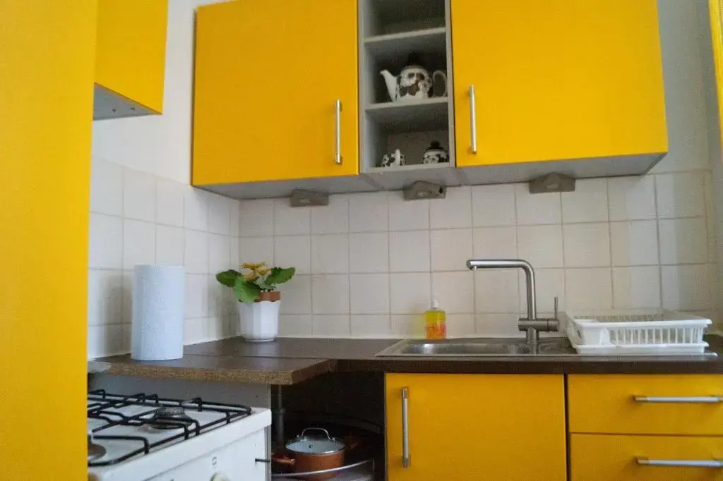 Central 2BR Apt. - Lovely for Long Stays