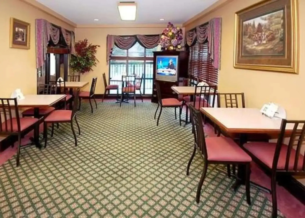 Econo Lodge Inn & Suites Ocean Springs - Biloxi