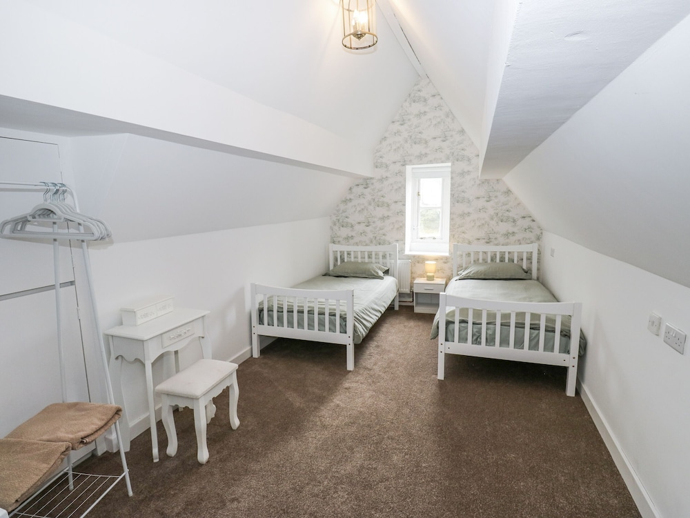 Cold Spring House