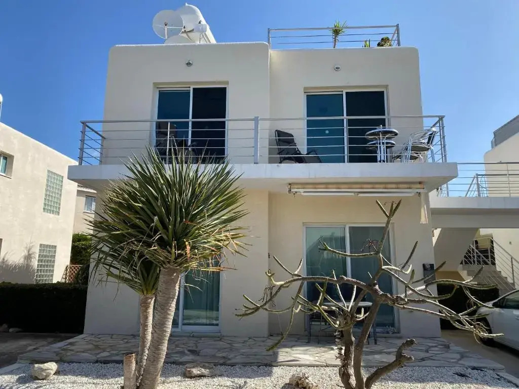 2 Bedroom Roof Terrace & Sea View Apartment