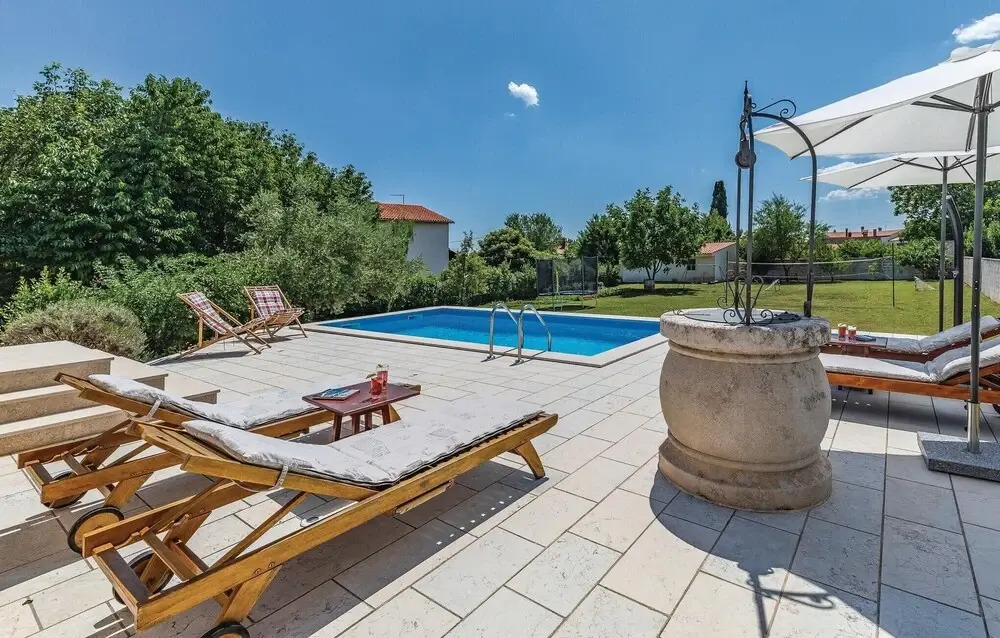 Gorgeous Home In Marcana