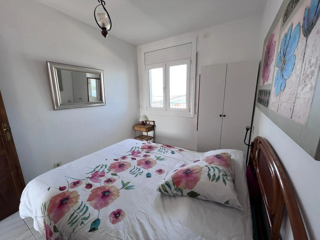 Bonito apartamento con vistas al mar y piscina