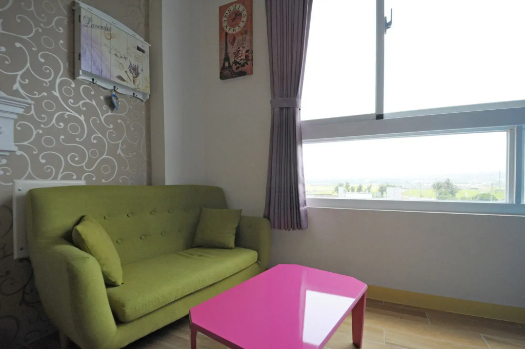 Holin Sweet Home