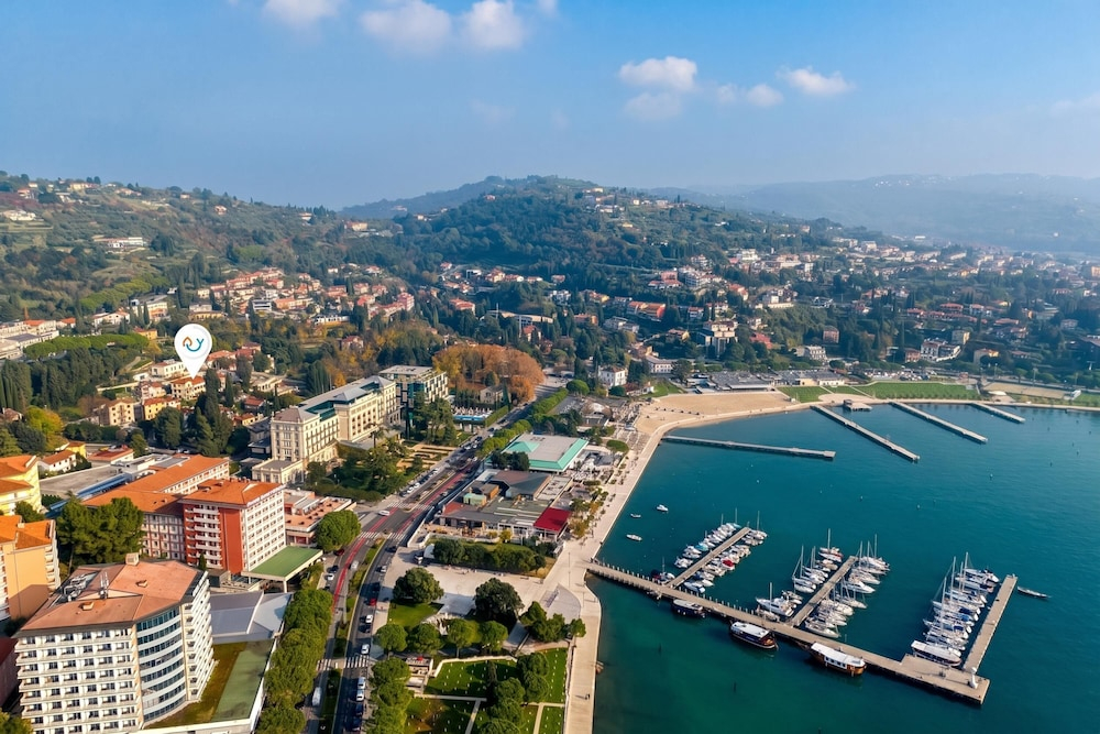 Villa Roma Portorose Apartments