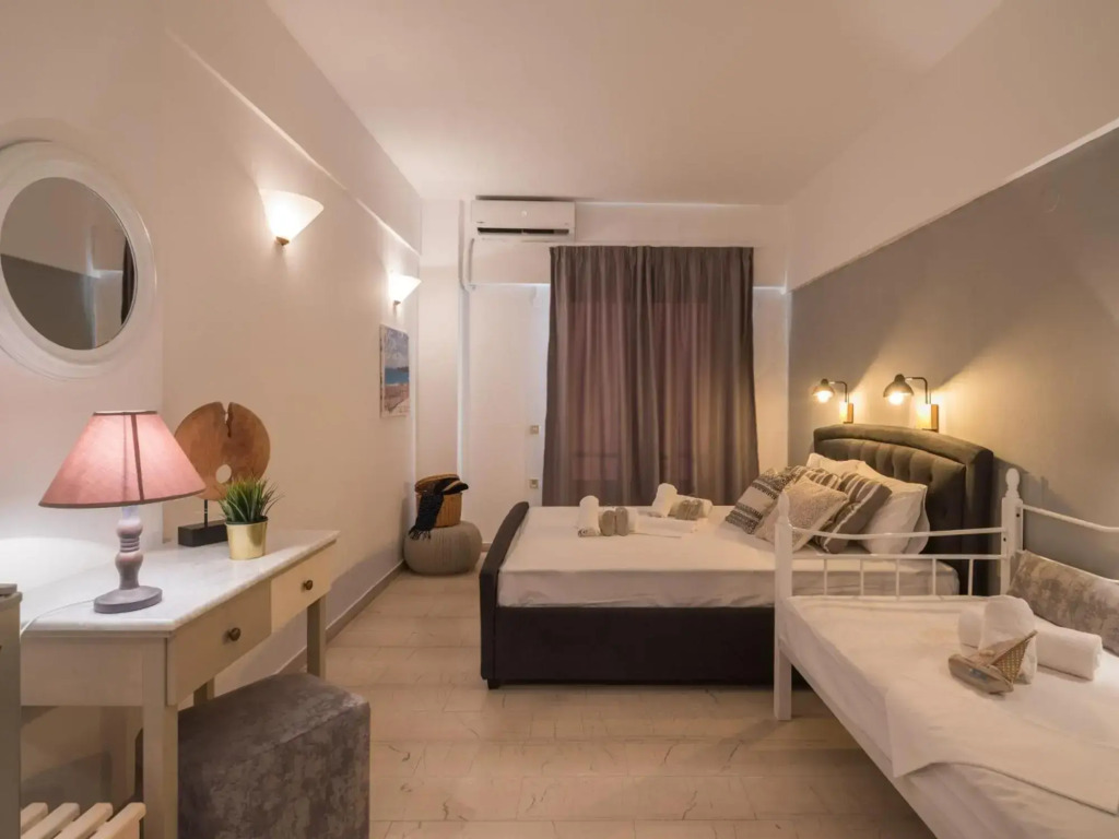 Pasiphae Hotel