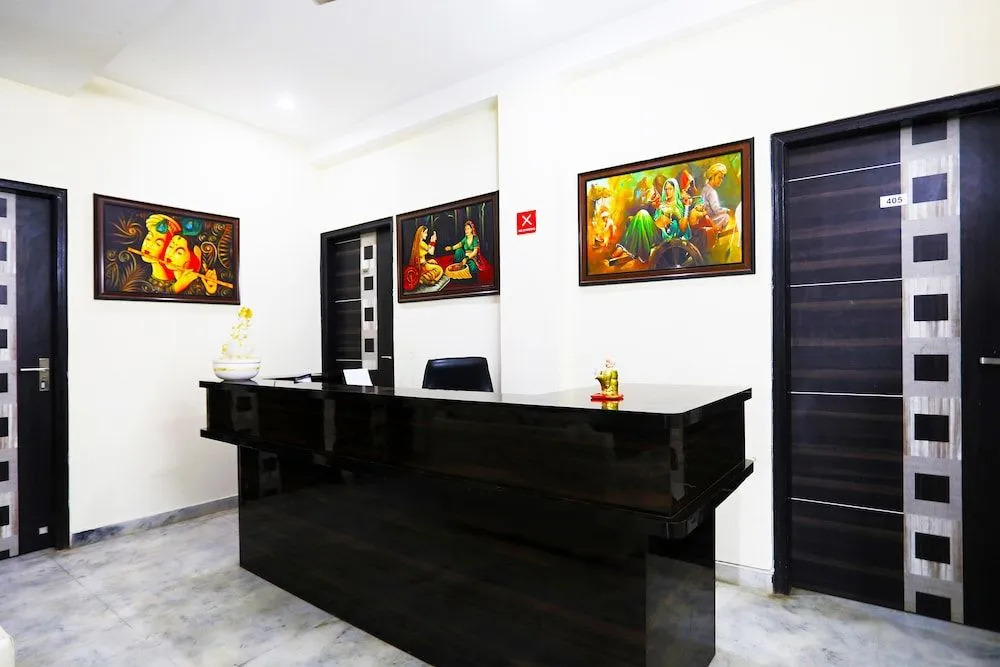 OYO 9382 Hotel Homestay