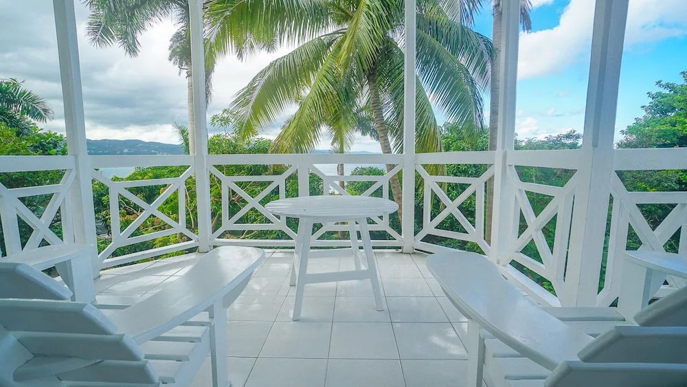 Mira Bay Apartments