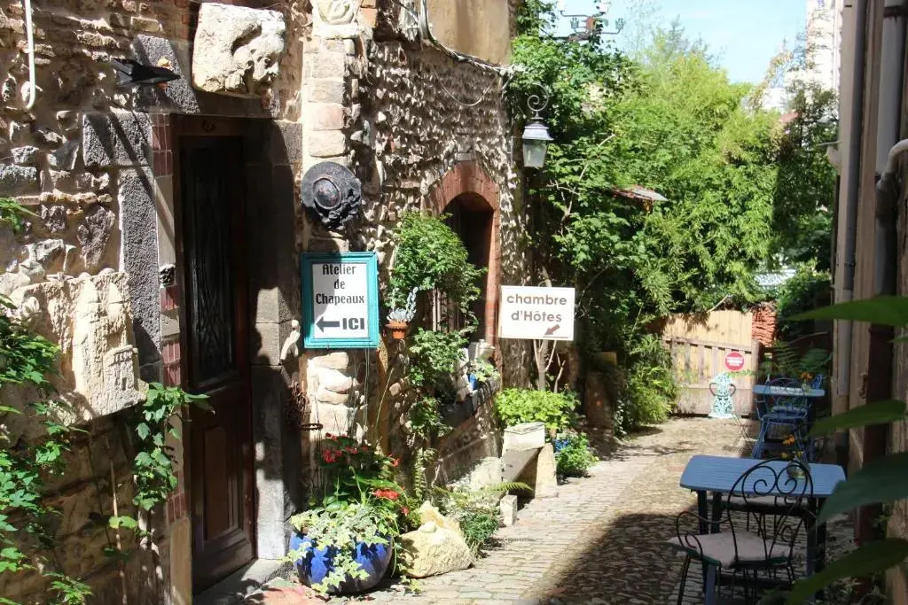 Les Ateliers dArt Modiste et formier