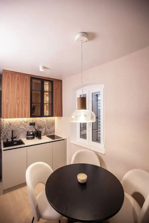 Kira Central Hvar