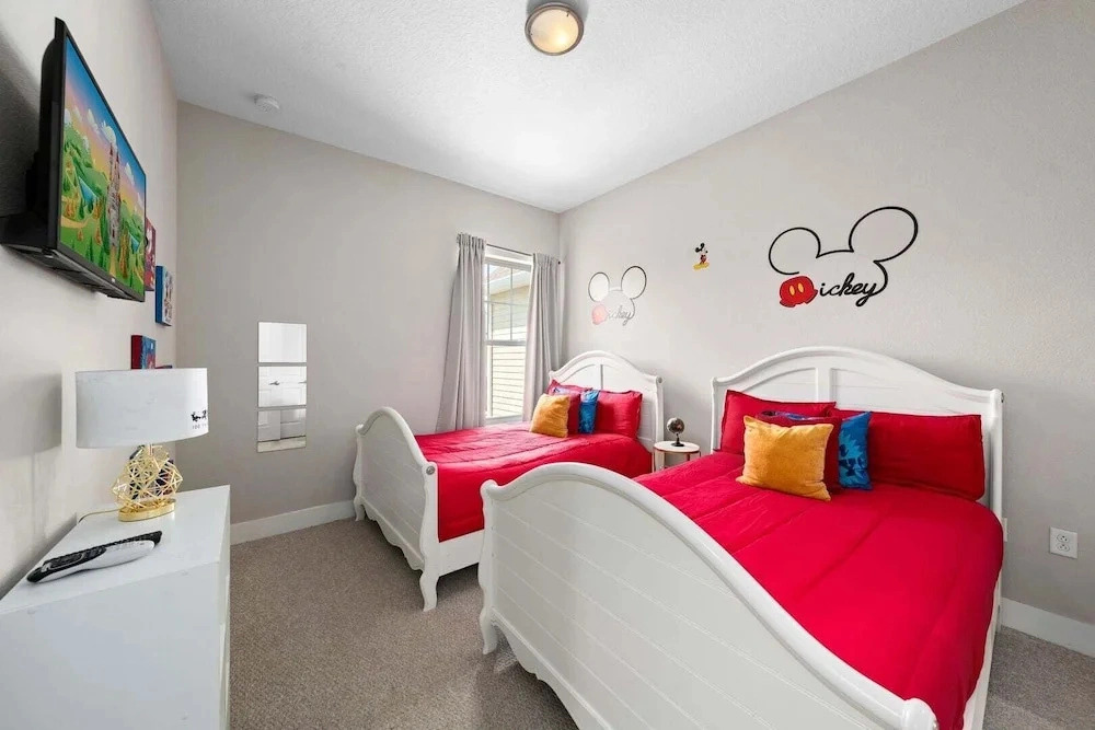 Townhouse 4 Bedrooms 5 Min to Disney