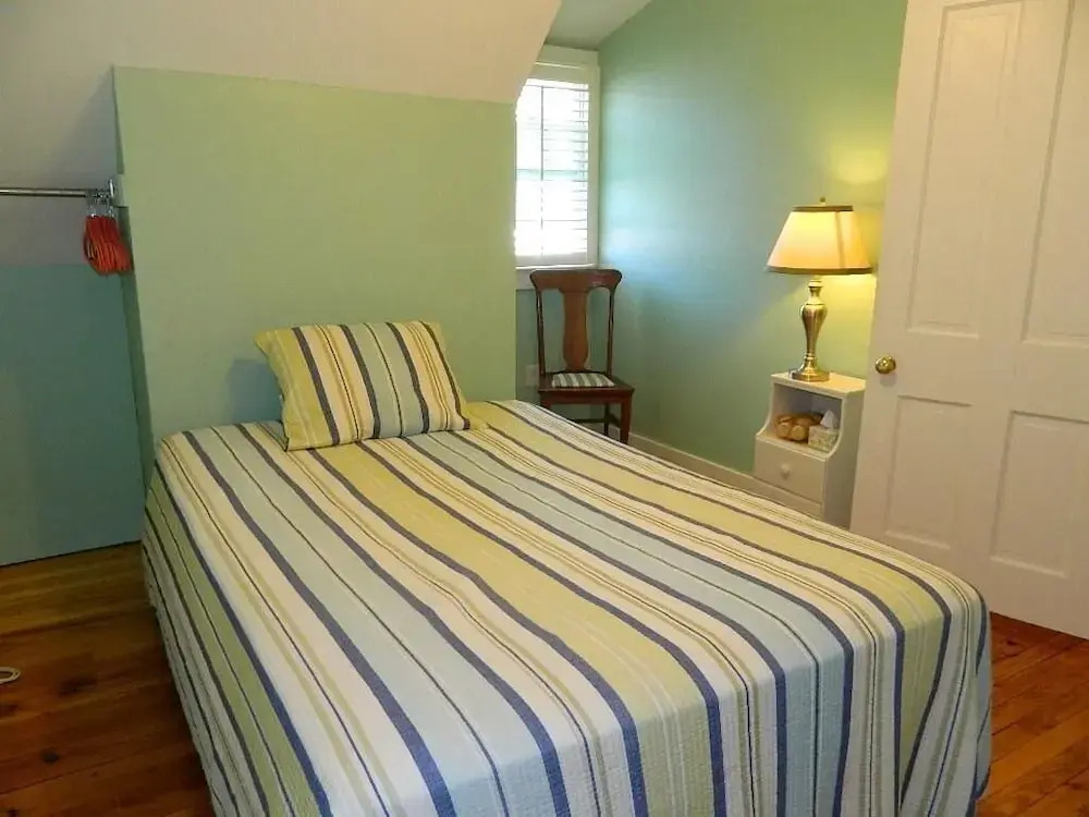Laurel Street 204