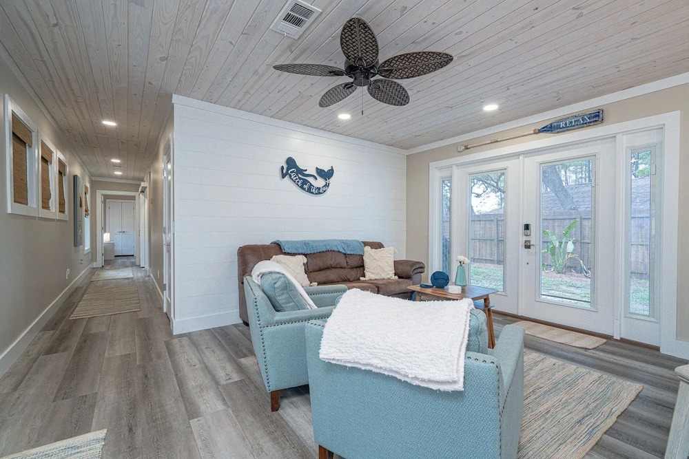 Dolphin Den
