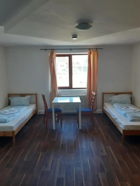 2-Rent Group Hostel Rooms&Apartments EVE168