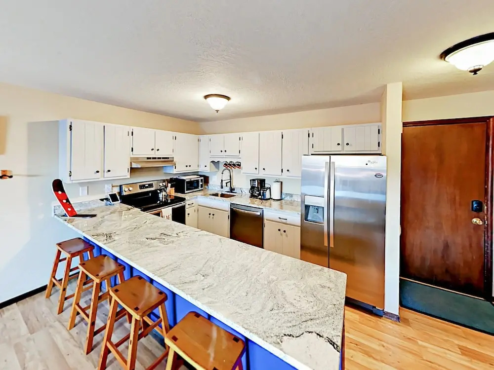 Enthusiasts Dream Condo #s303 2 Bedrooms 2 Bathrooms Condo