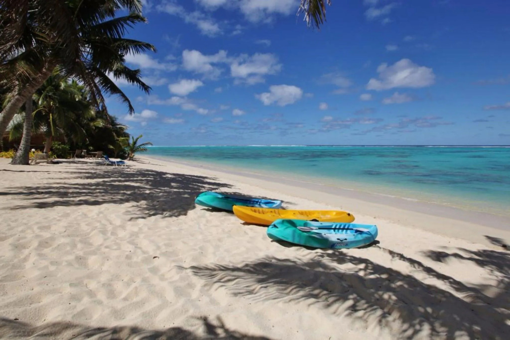 Moana Sands Beachfront Hotel