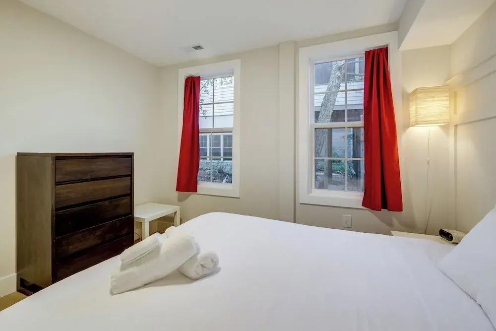 Walk to Metro & Dtwn Silver Spring! Sleek Apt