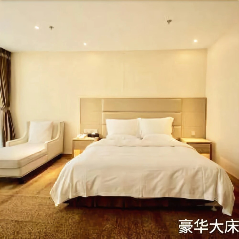 Yin Tong Crown Holiday Hotel