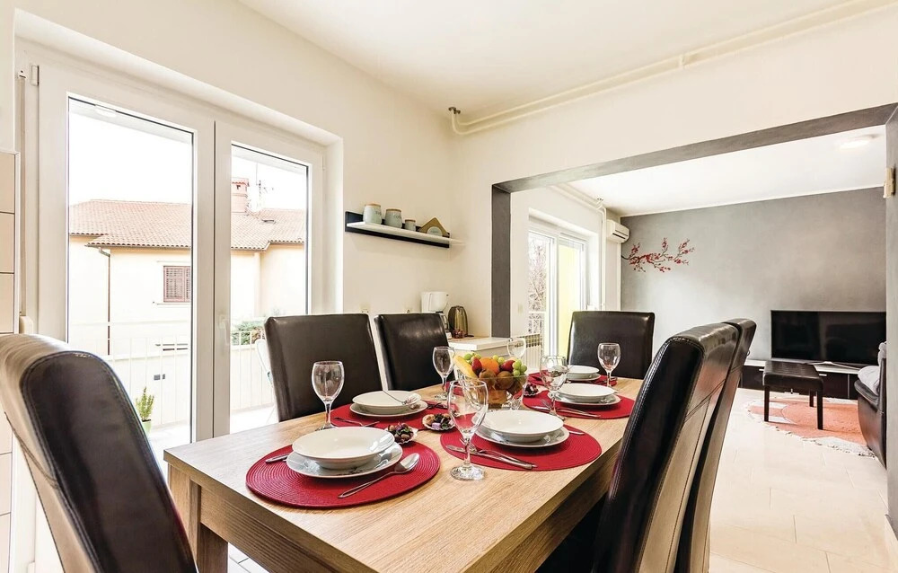 Stunning Home in Pula With Wifi and 5 Bedrooms