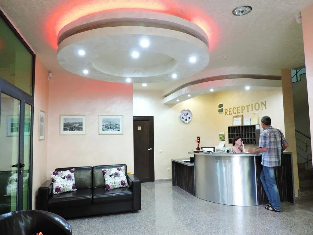 Family Hotel Eleven Moons
